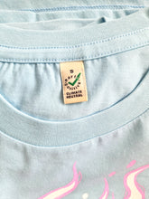 Afbeelding in Gallery-weergave laden, T-shirt with Demon Cat - 100% organic cotton