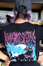 Afbeelding in Gallery-weergave laden, T-shirt with Catzilla