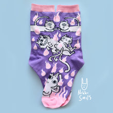 Afbeelding in Gallery-weergave laden, Socks with Demon Cats