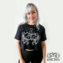 Afbeelding in Gallery-weergave laden, Crop Top with Kitty Coven - 100% organic cotton
