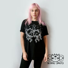 Afbeelding in Gallery-weergave laden, T-shirt with Kitty Coven - 100% organic cotton
