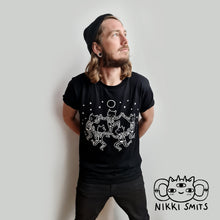 Afbeelding in Gallery-weergave laden, T-shirt with Kitty Coven - 100% organic cotton
