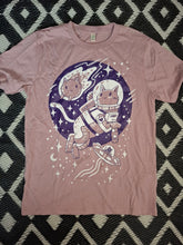 Afbeelding in Gallery-weergave laden, Space Cat t-shirt B-grade, size S
