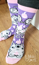 Afbeelding in Gallery-weergave laden, Socks with Demon Cats
