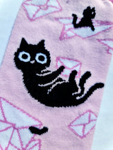 Afbeelding in Gallery-weergave laden, Socks with Mail Cats
