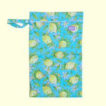 Afbeelding in Gallery-weergave laden, Wetbag Cute Lemons SALE!
