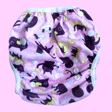 Afbeelding in Gallery-weergave laden, Washable Swimming Diaper with Cats and Ducks - Pink SALE!
